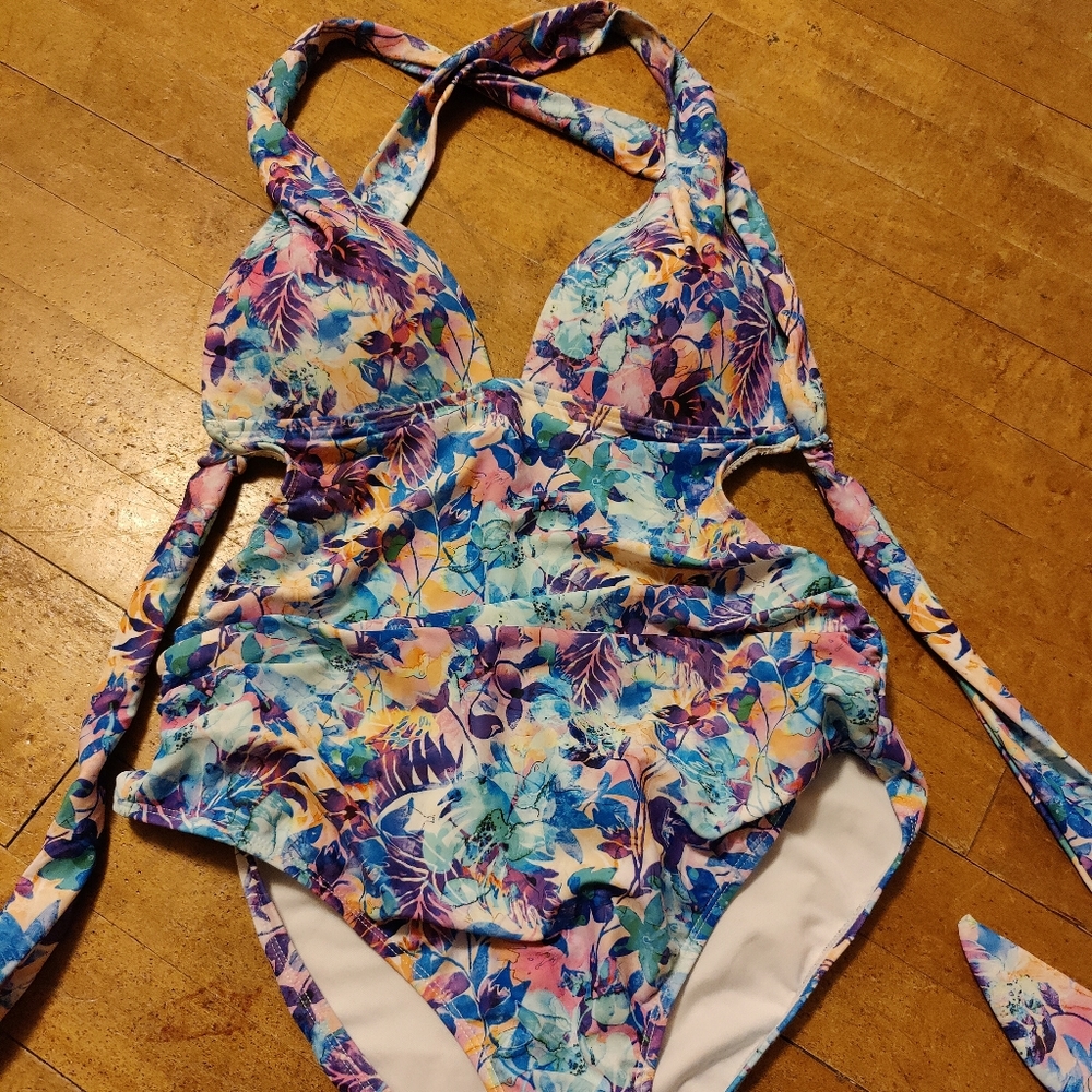 Cute monokini swimsuit